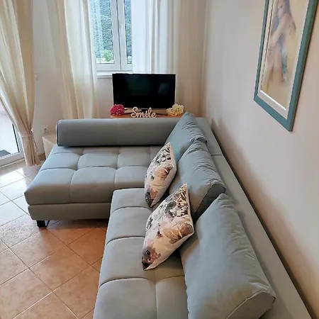 Apartamento Lovely Branko With Balcony And Parking Rabac