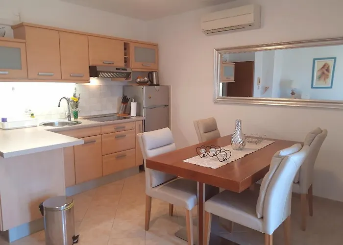 Lovely Branko With Balcony And Parking