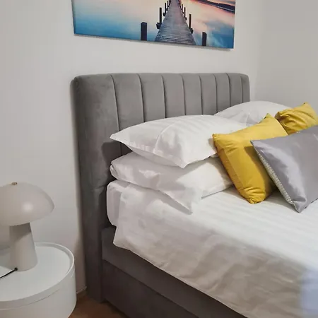 Lovely Branko With Balcony And Parking *